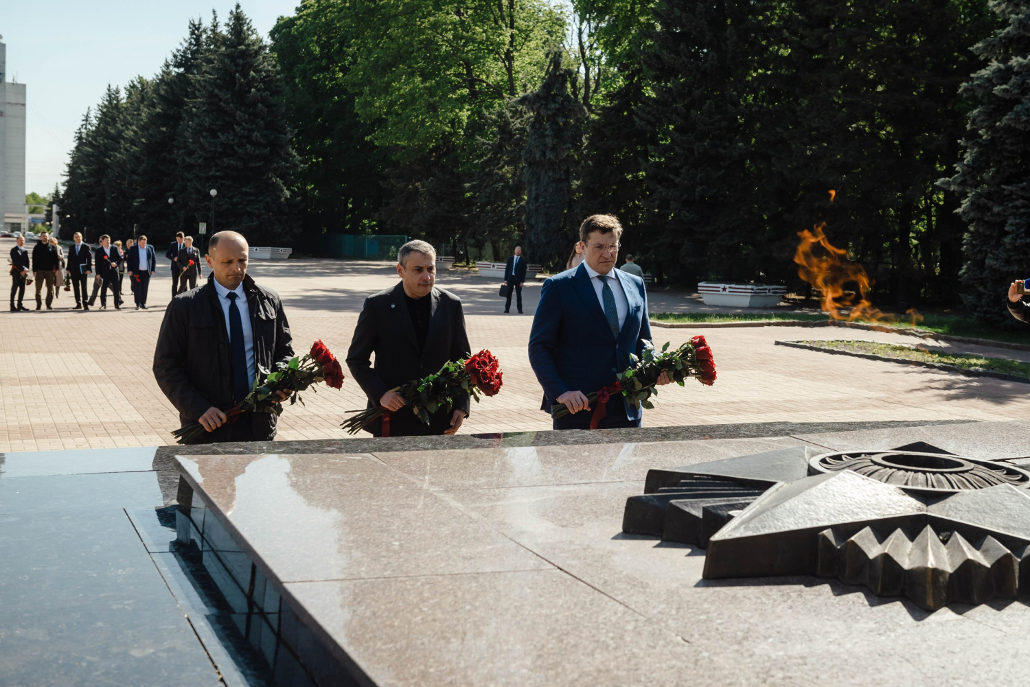 Визит Глеба Никитина в Курскую область, пополнение парка автомобилей скорой помощи, восстановление подшефных территорий в ДНР и другие итоги недели