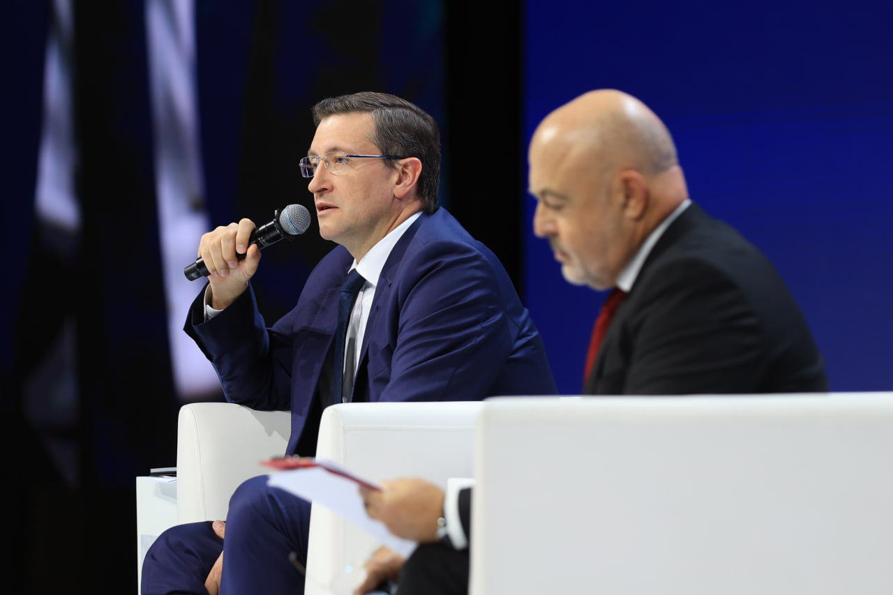 Встреча губернатора с предпринимателями, развитие промышленного туризма, новые автобусы по программе льготного лизинга и другие итоги недели